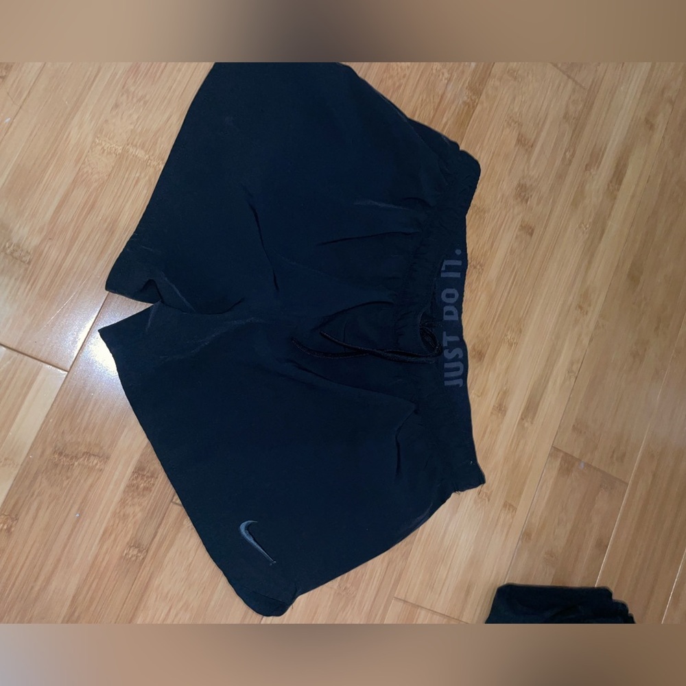 Black nike shorts